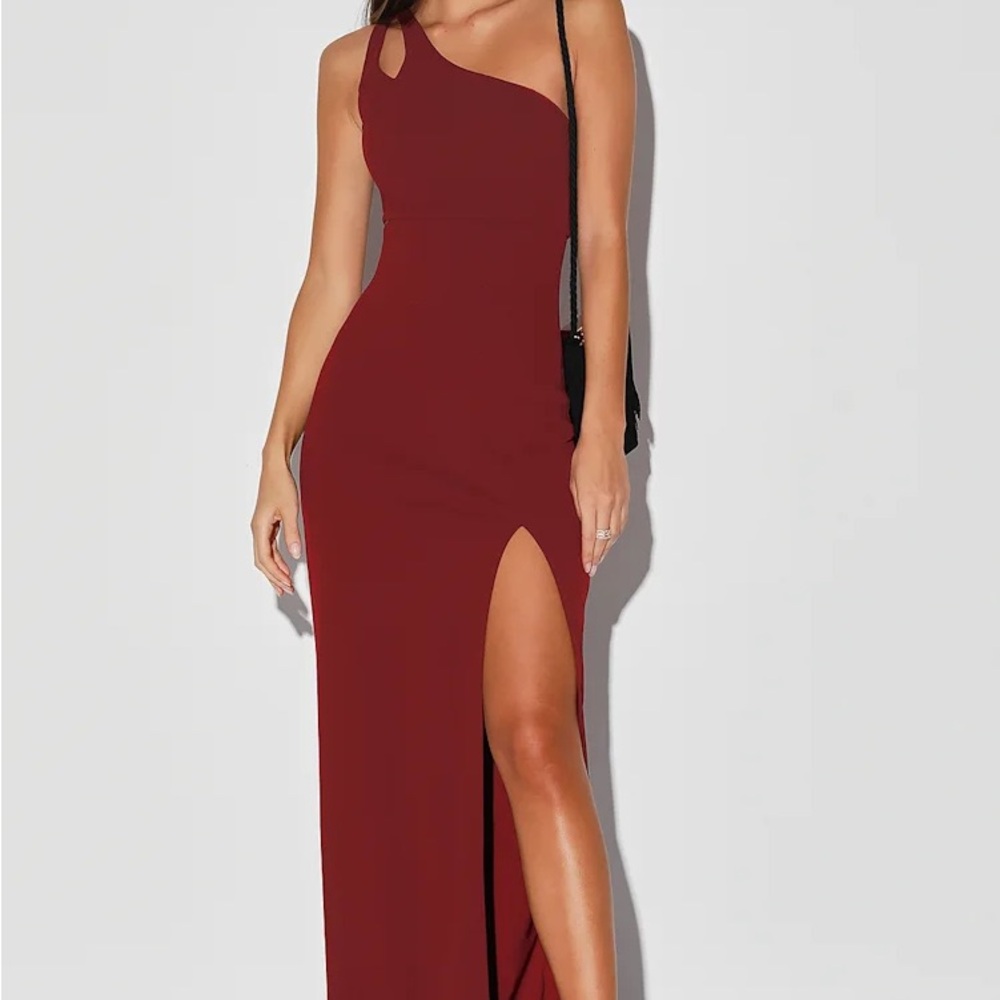 Lulu’s One-Shoulder Burgundy Dress